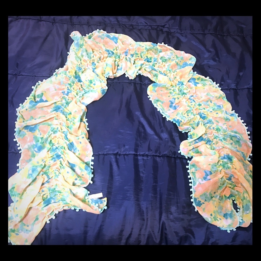 Vintage Y2K Lilly Pulitzer x Collection Eighteen Ruched Pom-Pom Scarf